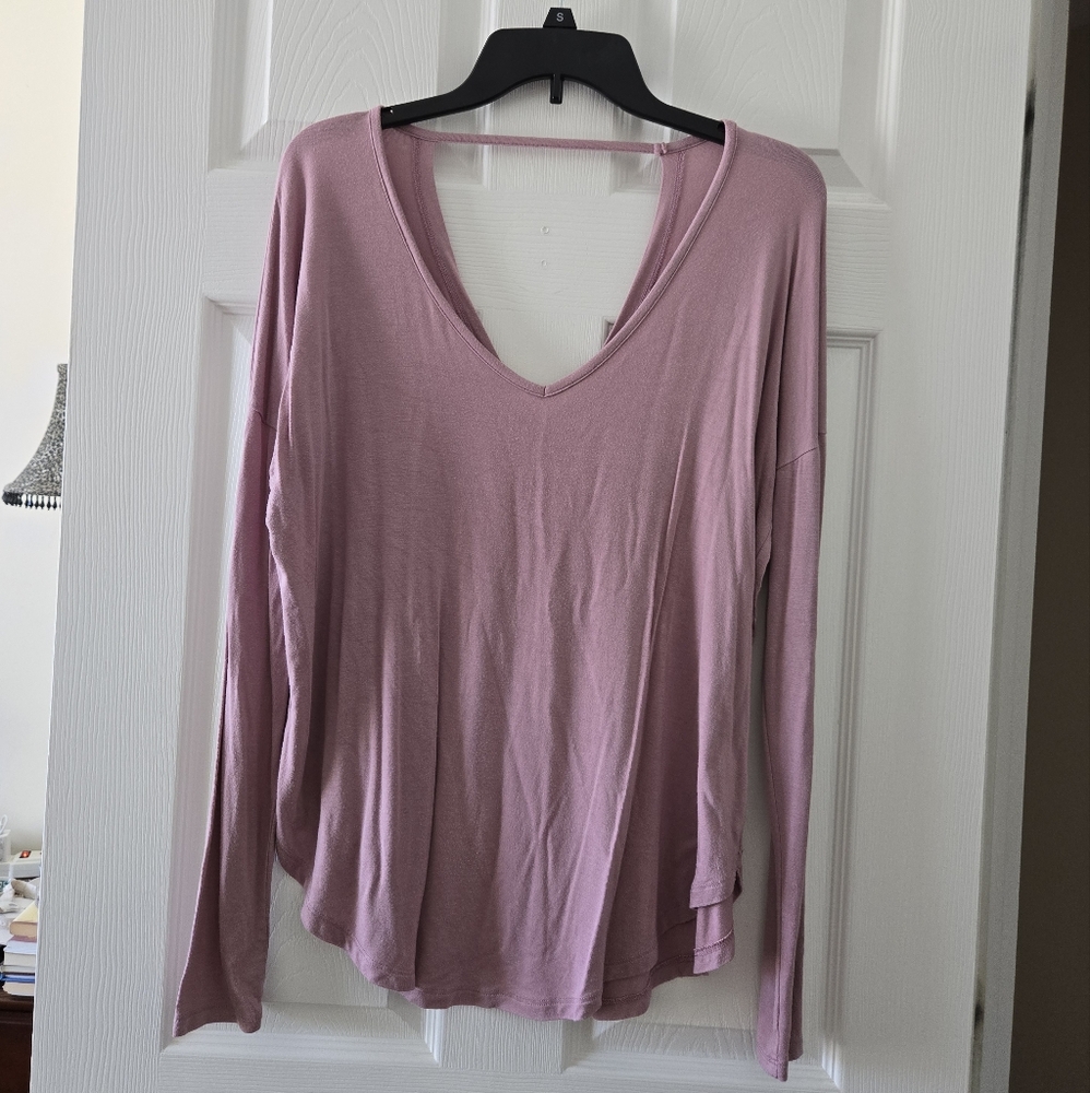 V Back Long Sleeve Shirt